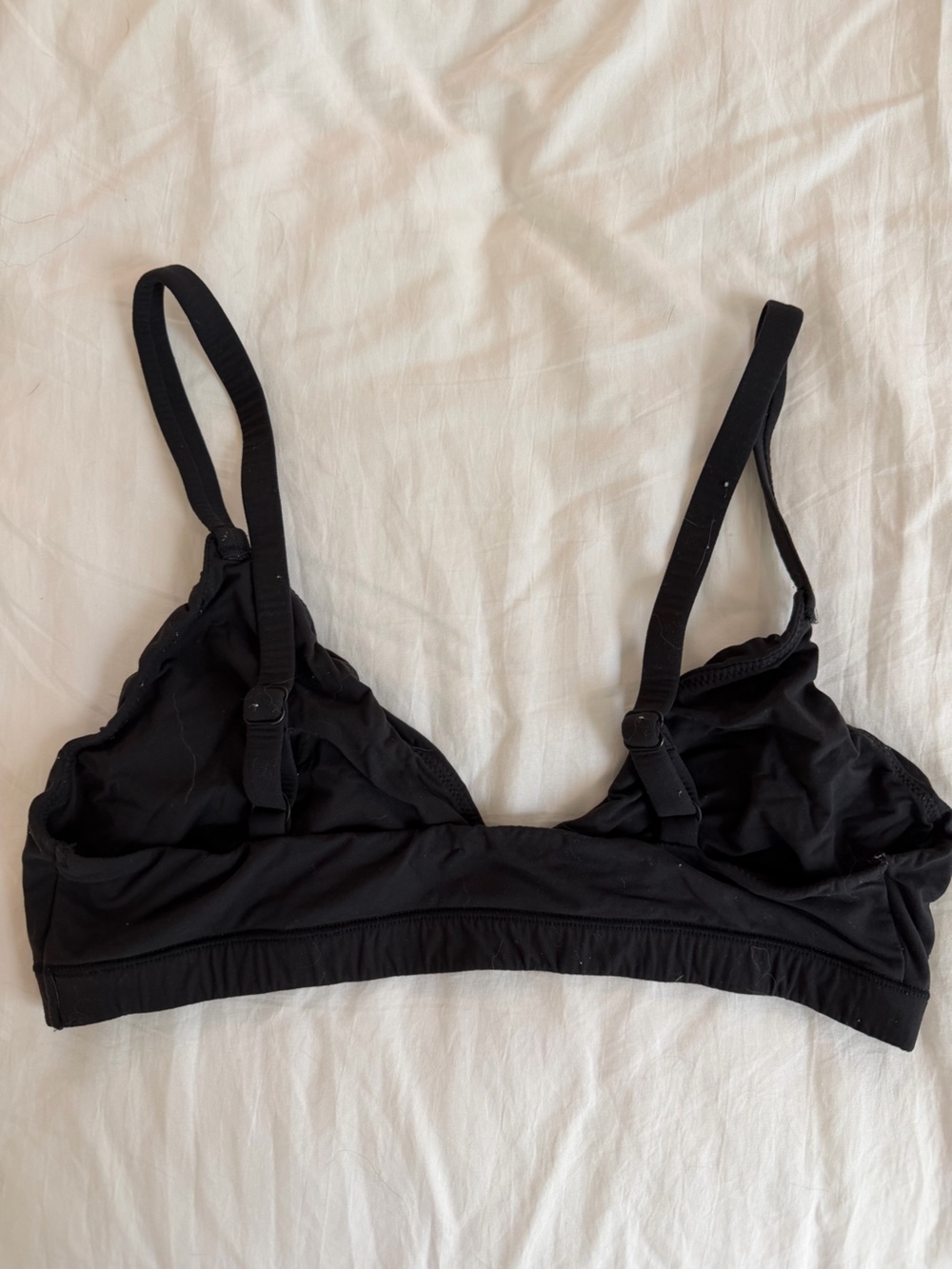 FINAL PRICE BEFORE DONATION- Skims fits everybody triangle bralette - Picture 3 of 4